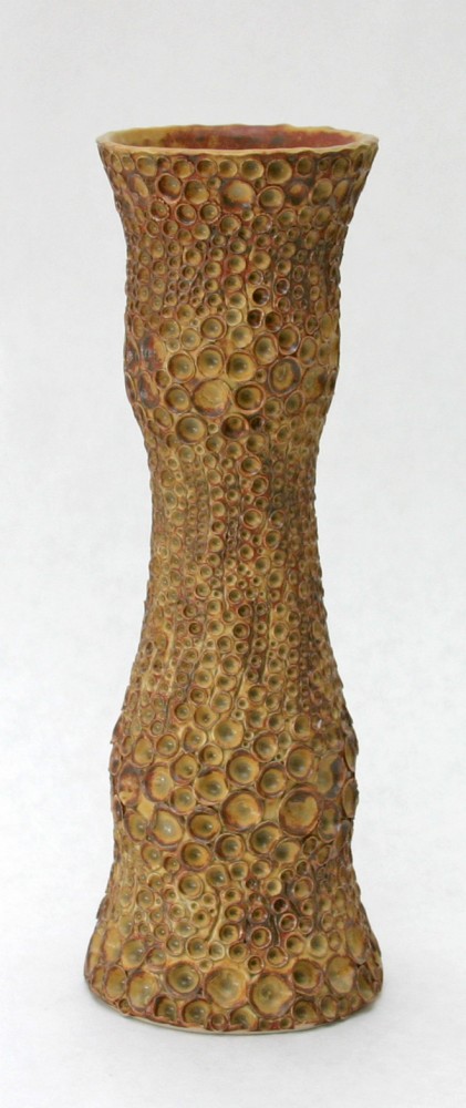 golden-scale-vase