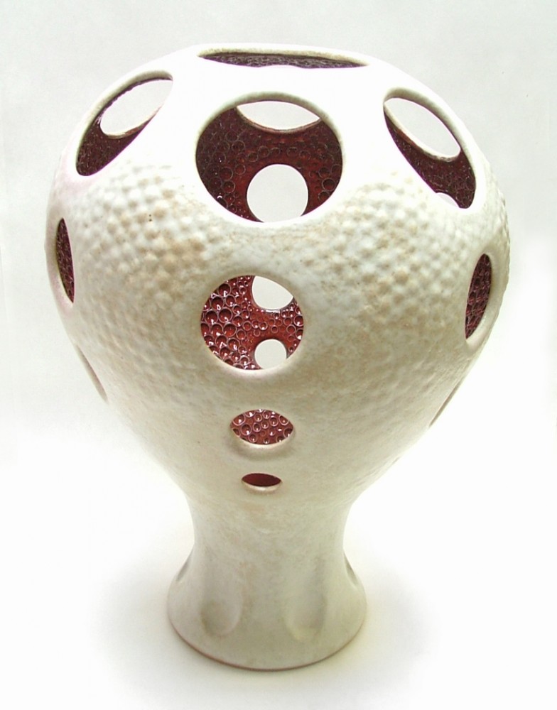 scarlet-lined-pod-vase